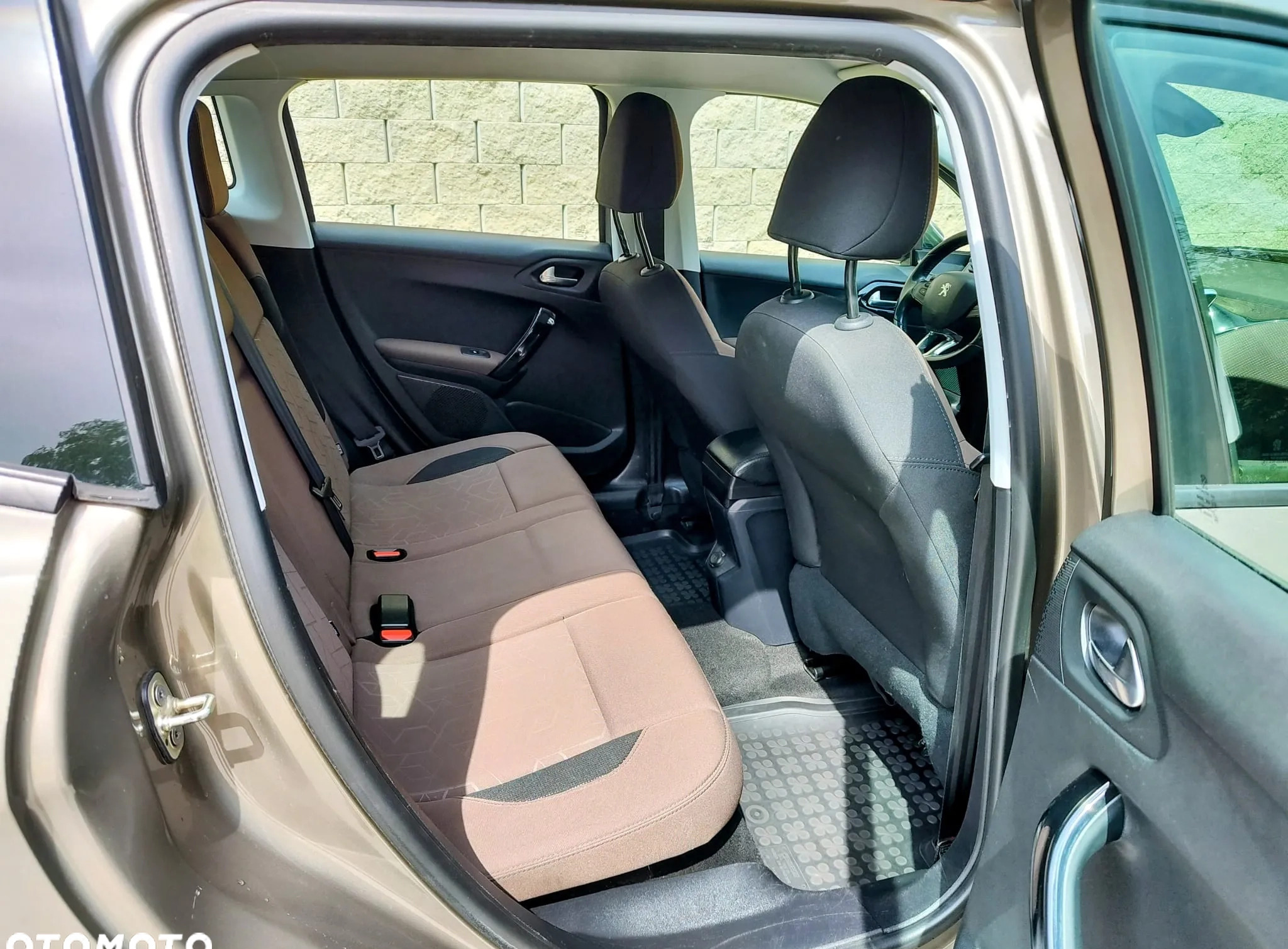 Peugeot 2008 cena 36700 przebieg: 134000, rok produkcji 2013 z Łódź małe 277